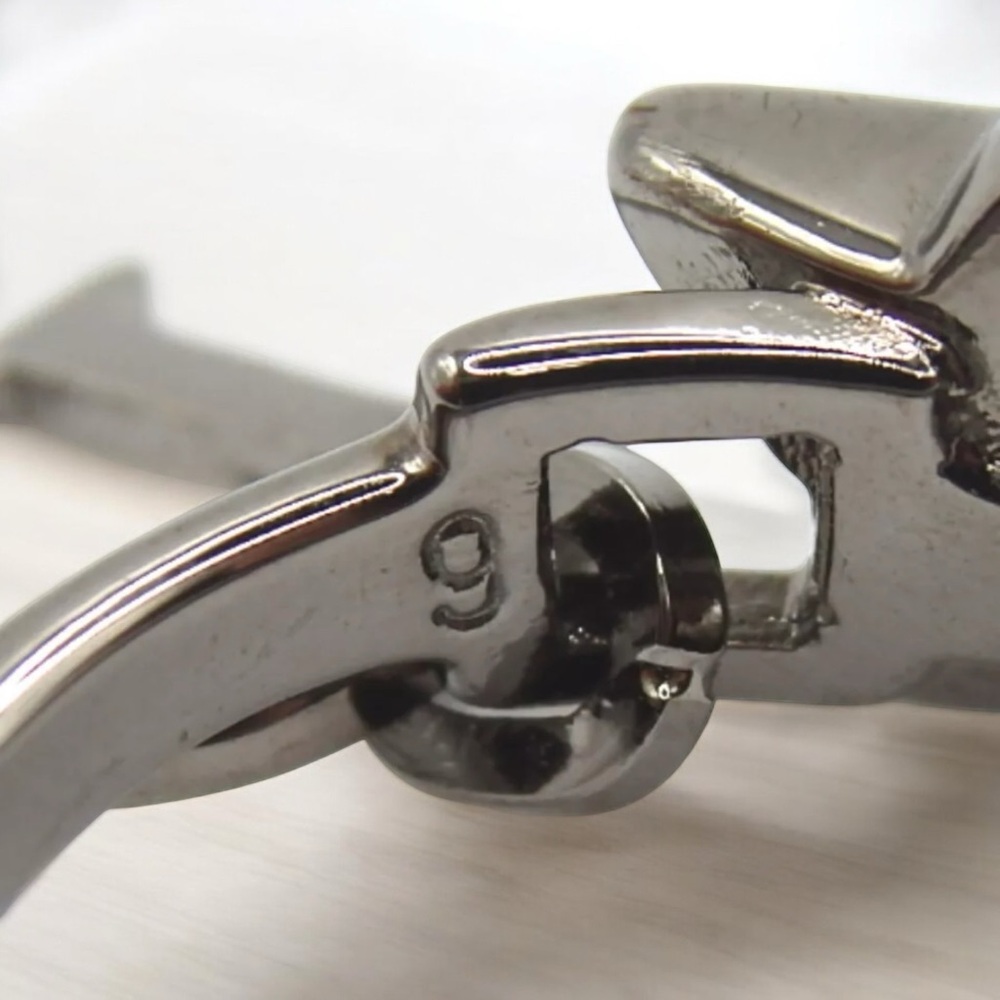 DIOR CD Charm Star Ring- Size US 6 😍🔥 - Picture 8 of 8